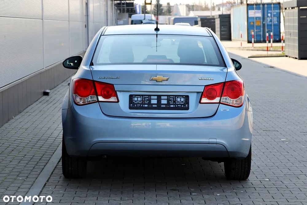 Chevrolet Cruze 1.6 LS+ - 7
