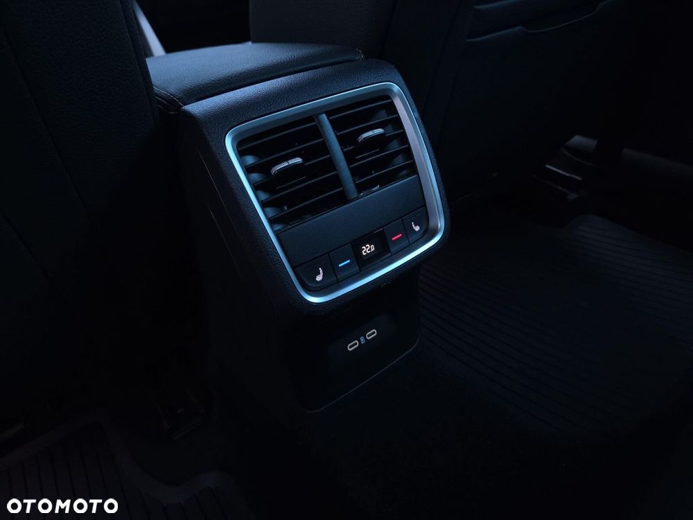 Skoda Octavia 1.5 TSI mHEV Selection DSG - 14