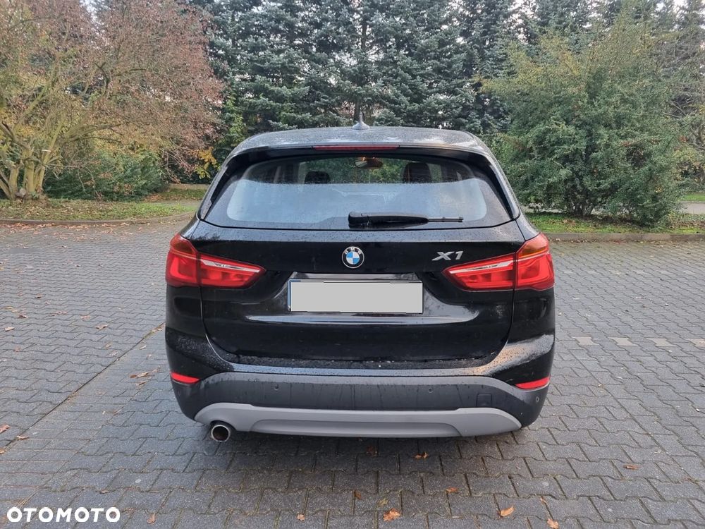 BMW X1 sDrive18d - 11