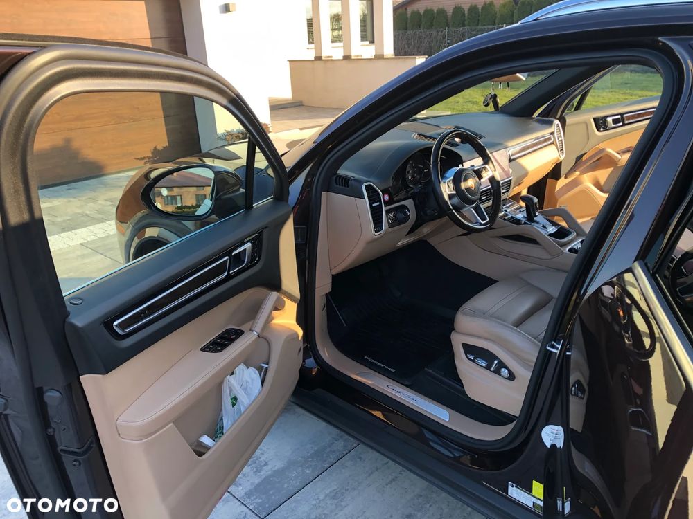 Porsche Cayenne Standard - 9