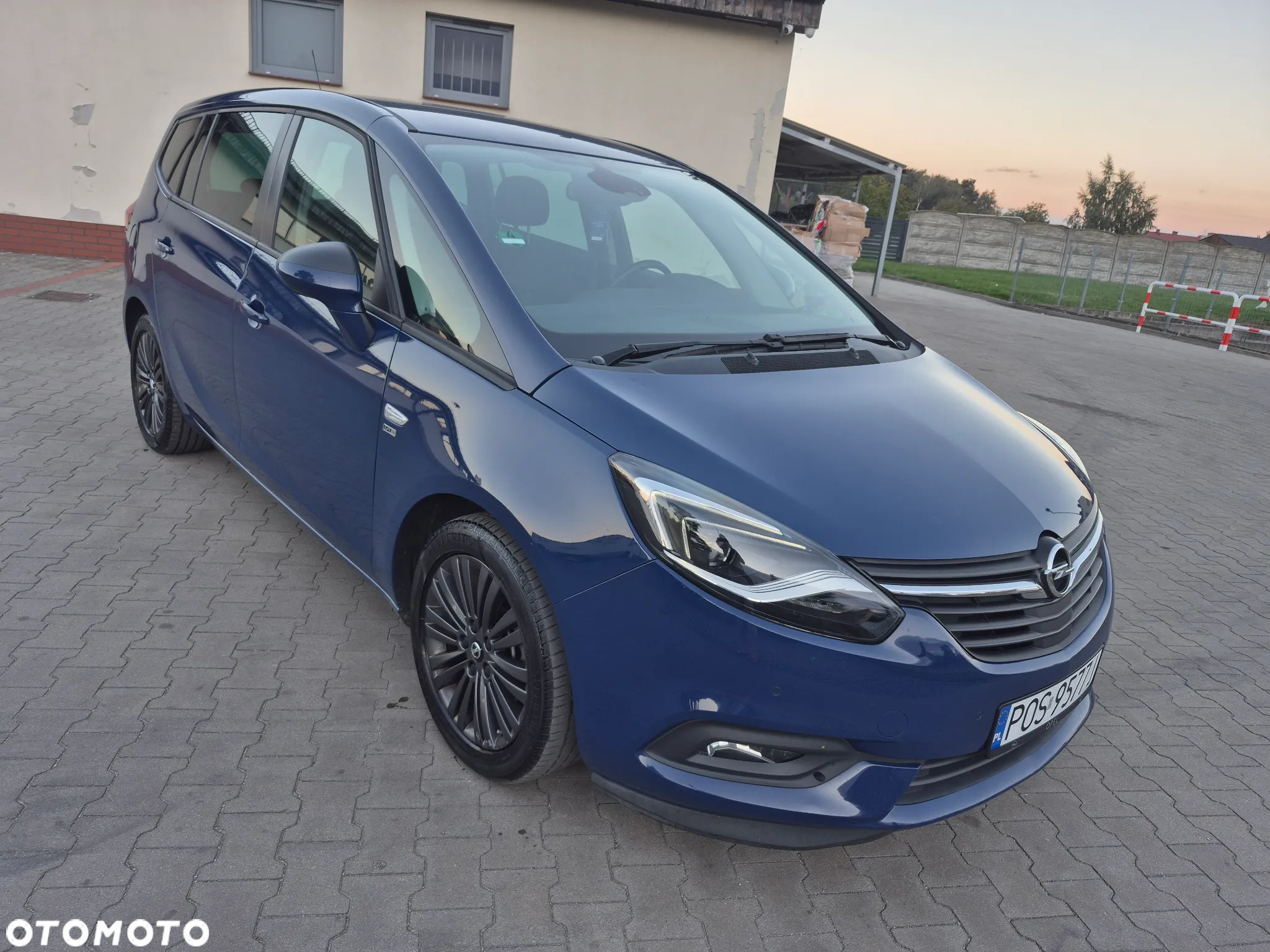 Opel Zafira 2.0 D Automatik 120 Jahre - 3