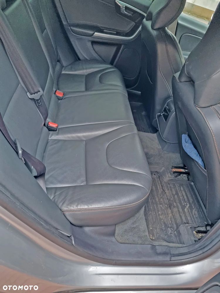 Volvo V60 Cross Country T5 AWD Summum - 11