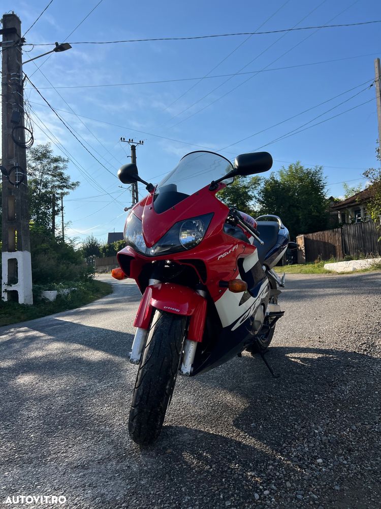 Honda CBR 600F4i - 1