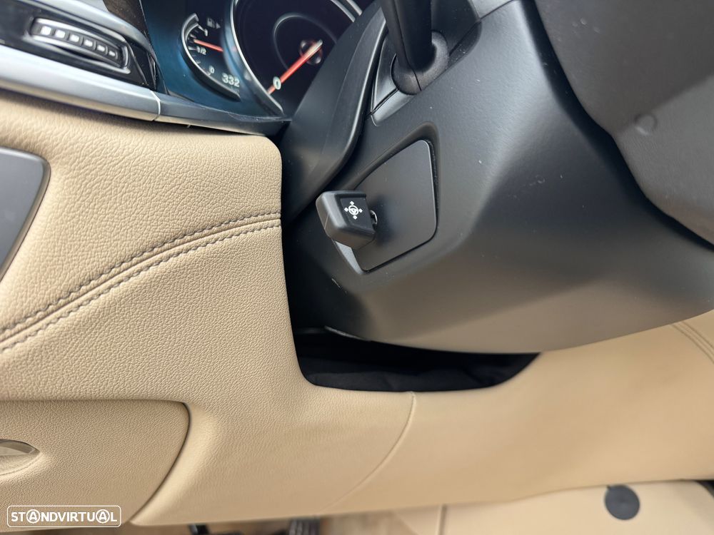 BMW 740 e iPerformance - 32