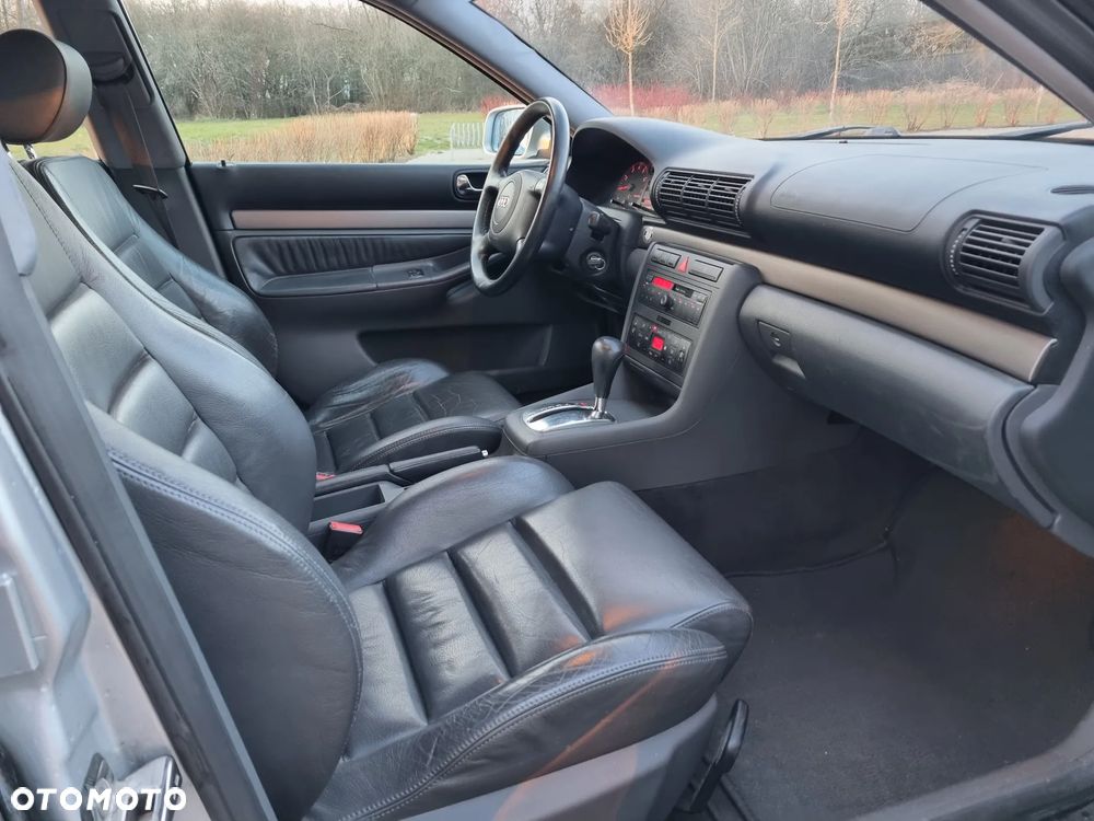 Audi A4 Limousine - 8