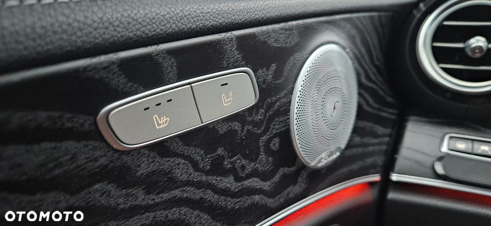 Mercedes-Benz Klasa E 300 d 9G-TRONIC - 19