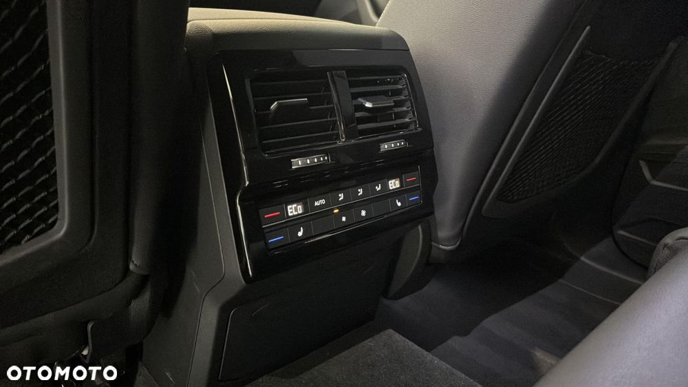 Volkswagen Touareg 3.0 V6 TDI 4Motion R-Line - 26