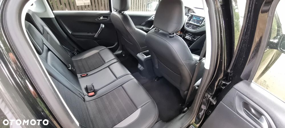 Peugeot 2008 PureTech 110 Stop&Start Allure - 13