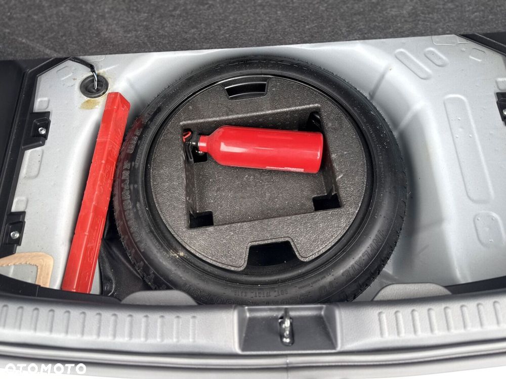 Toyota Yaris Hybrid 1.5 Style - 16