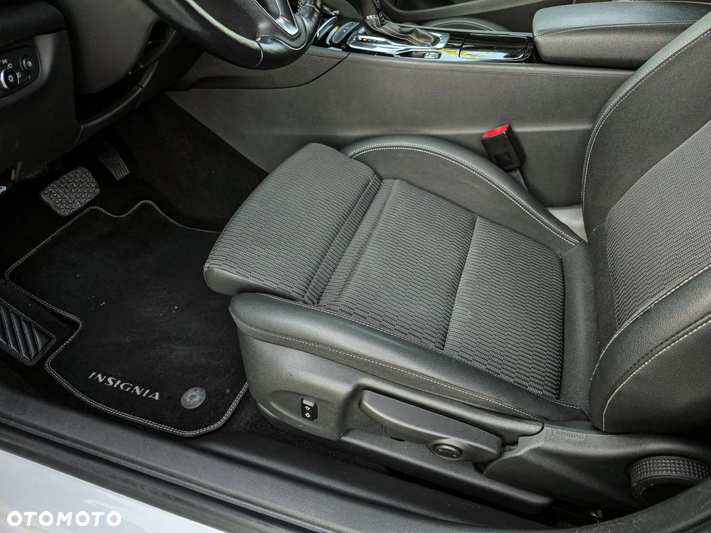 Opel Insignia - 27
