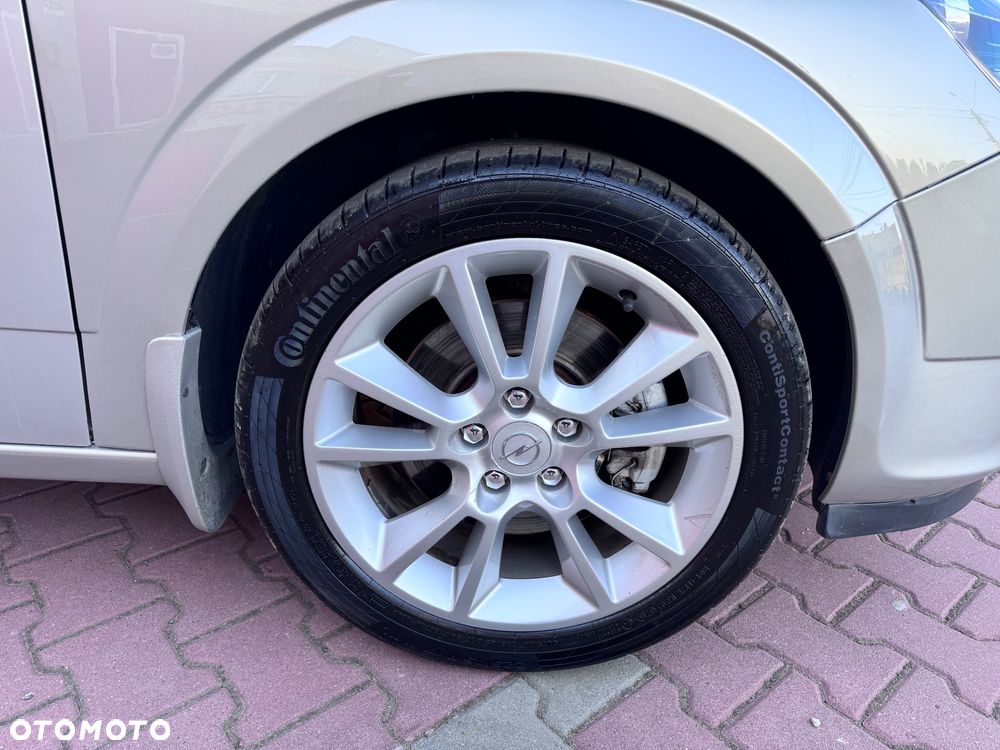 Opel Astra 2.0 Turbo Cosmo - 5