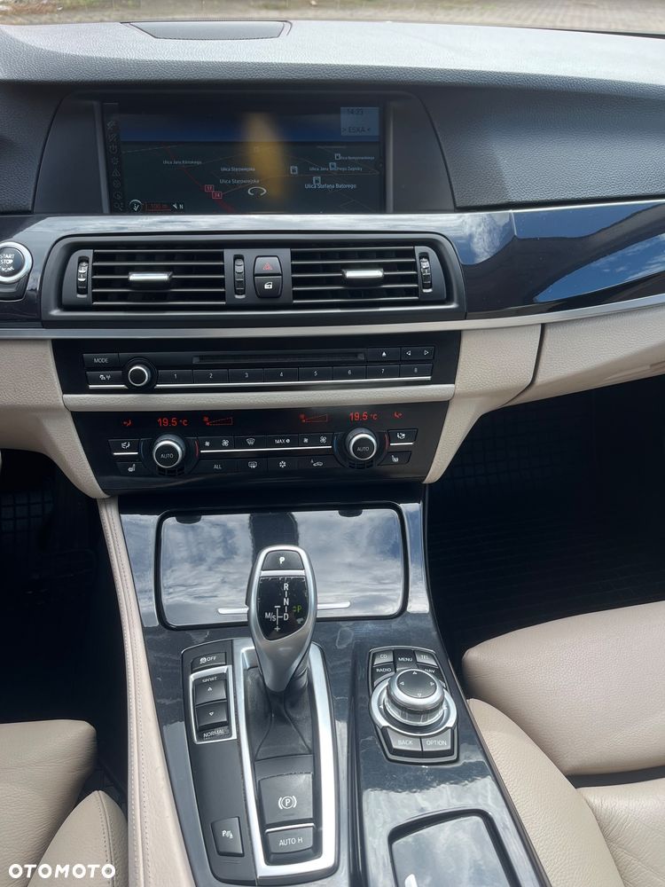 BMW Seria 5 525d - 20