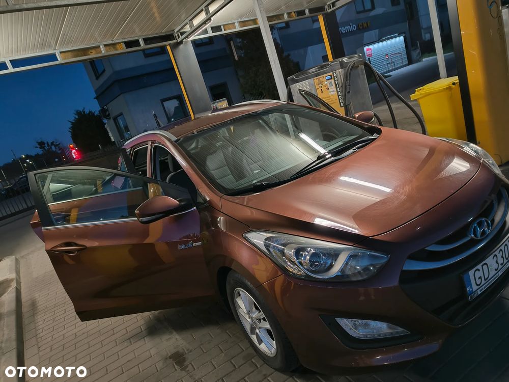 Hyundai i30 blue Kombi 1.6 CRDi Classic - 15