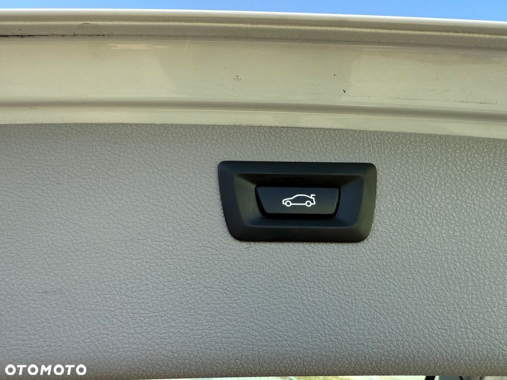 BMW Seria 3 320d Sport Line - 19