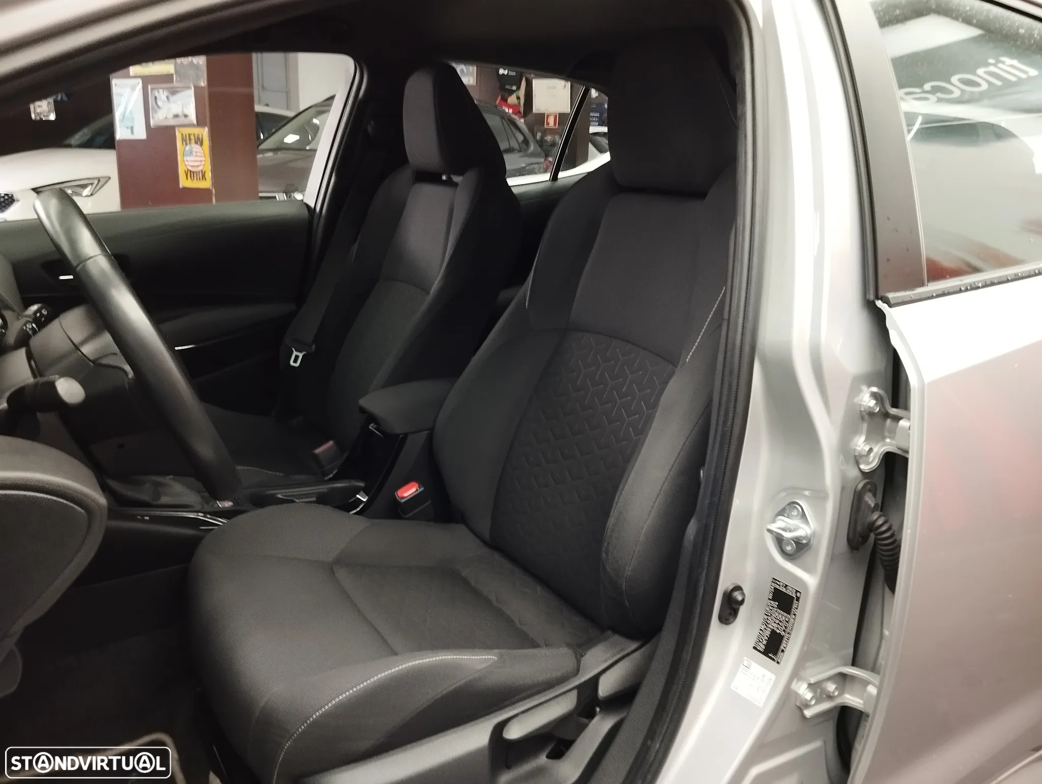 Toyota Corolla 1.8 Hybrid Comfort - 15