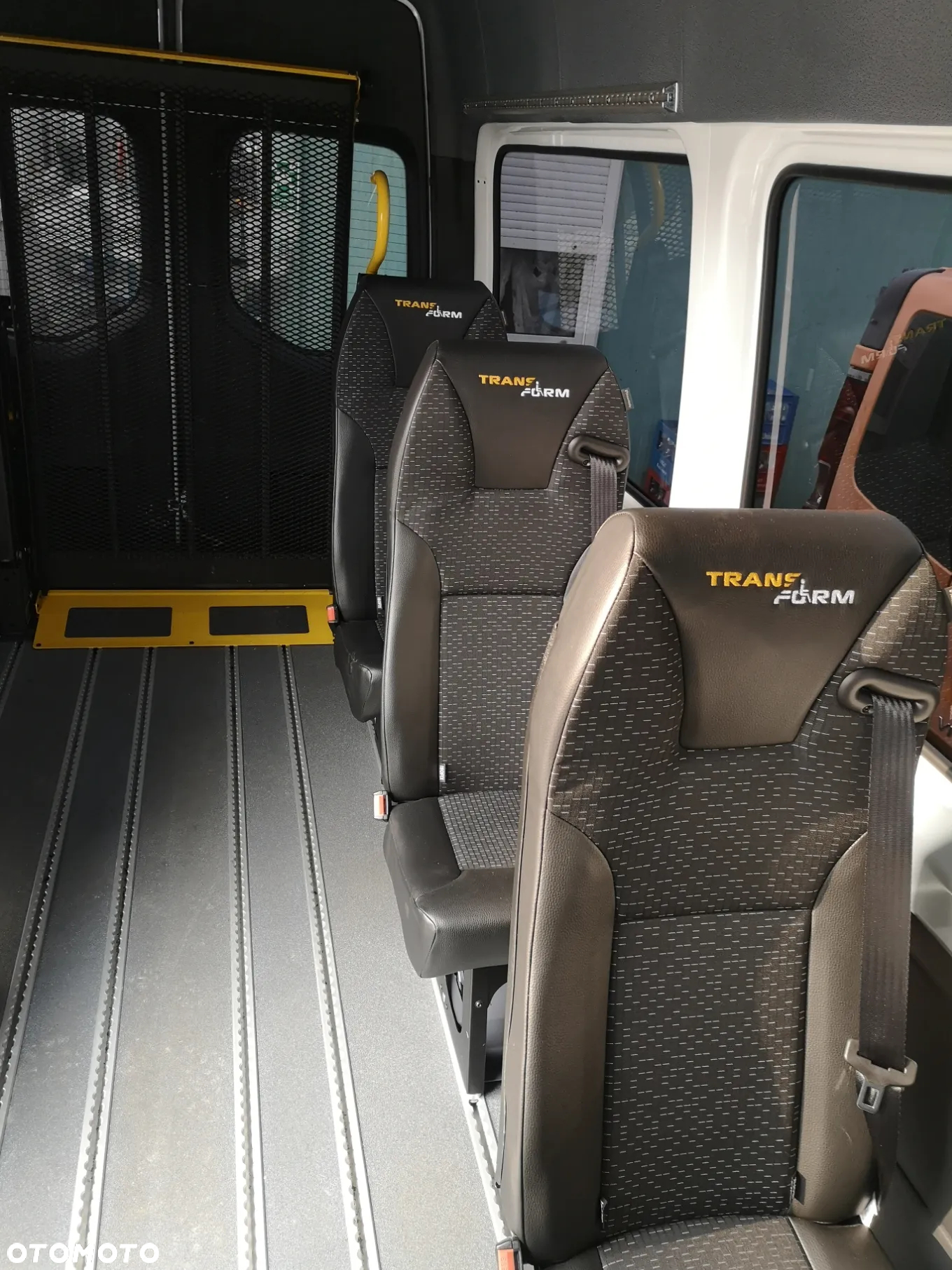 Mercedes-Benz Sprinter - 11