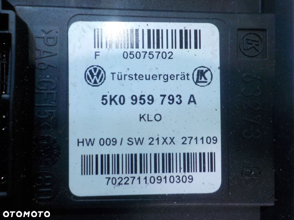 SCIROCCO 2.0 TDI 10r 3D podnosnik szyby prawy przod 5K0959793A - 5
