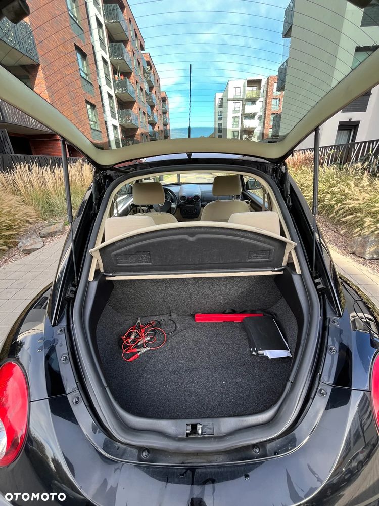 Volkswagen New Beetle - 8