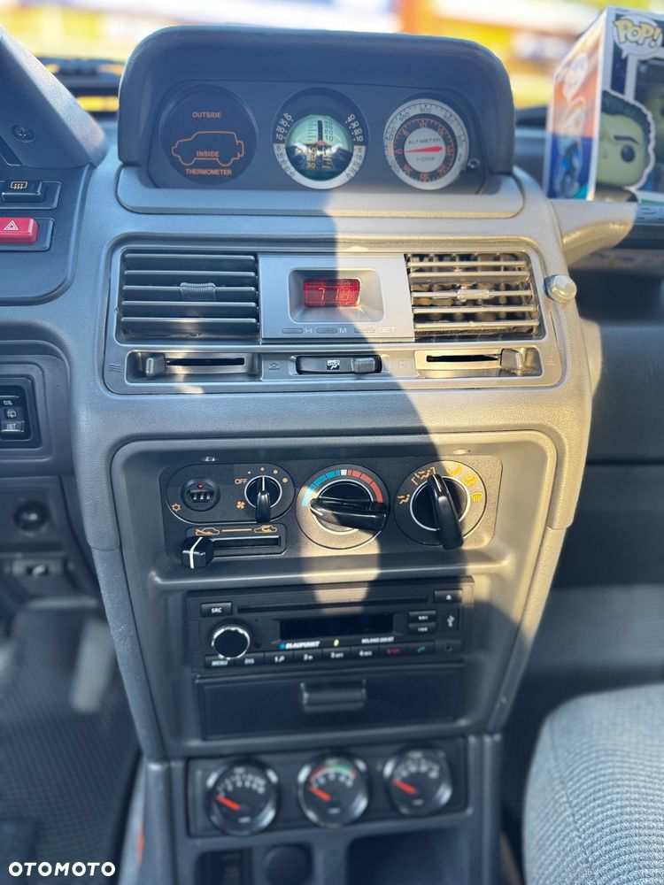 Mitsubishi Pajero - 35