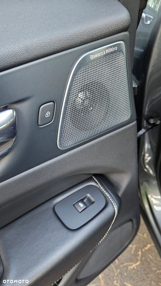 Volvo XC 60 D5 AWD Geartronic RDesign - 22