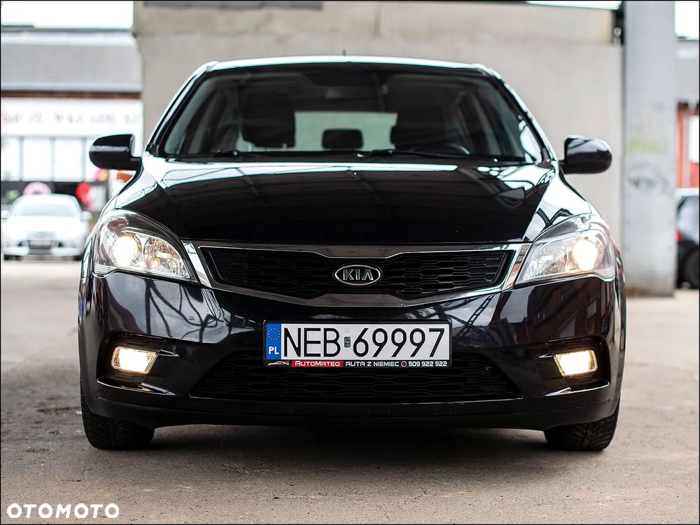 Kia Ceed - 4