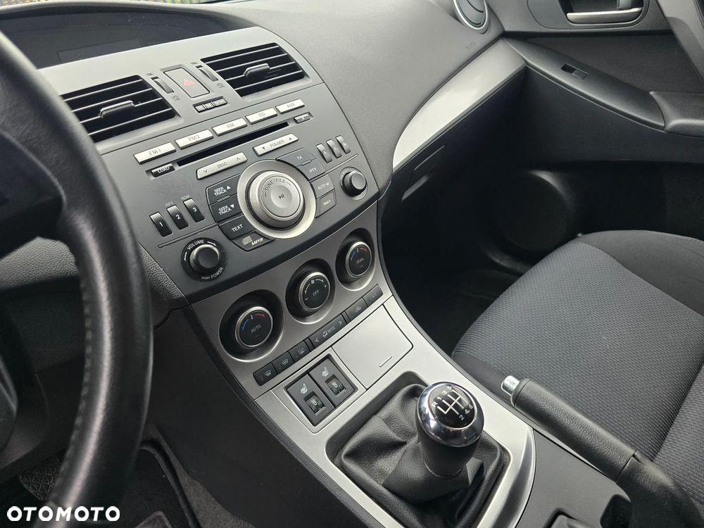 Mazda 3 1.6 CD Exclusive + - 28