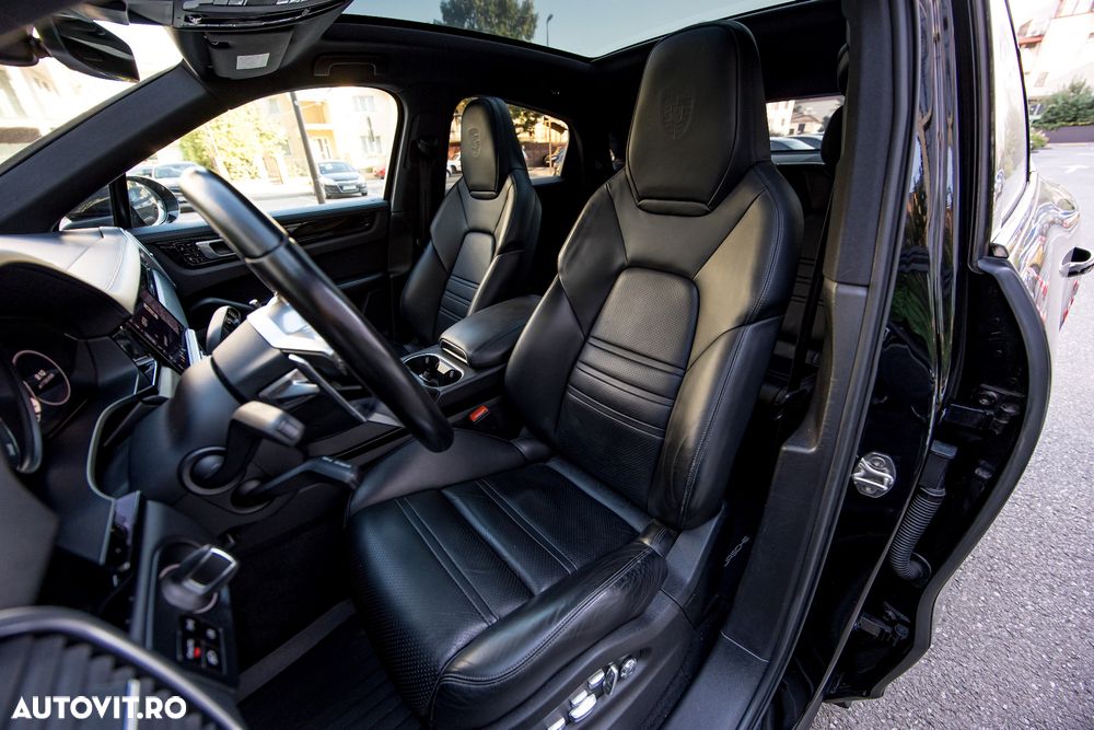Porsche Cayenne - 22