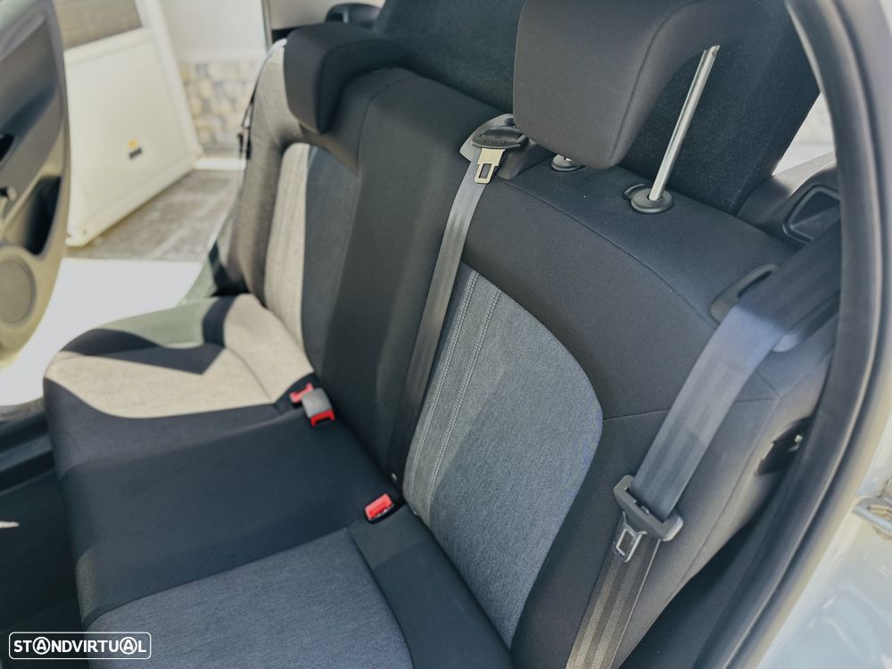Fiat Punto 1.2 Lounge S&S - 12