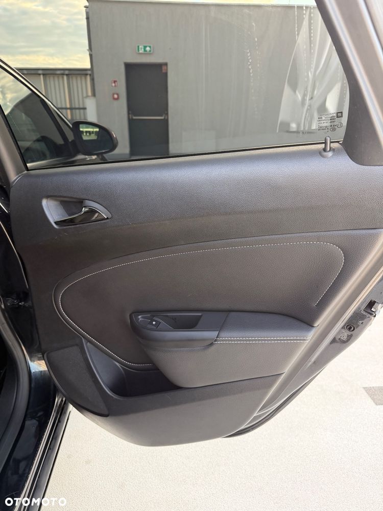 Opel Astra 1.4 T Cosmo - 18