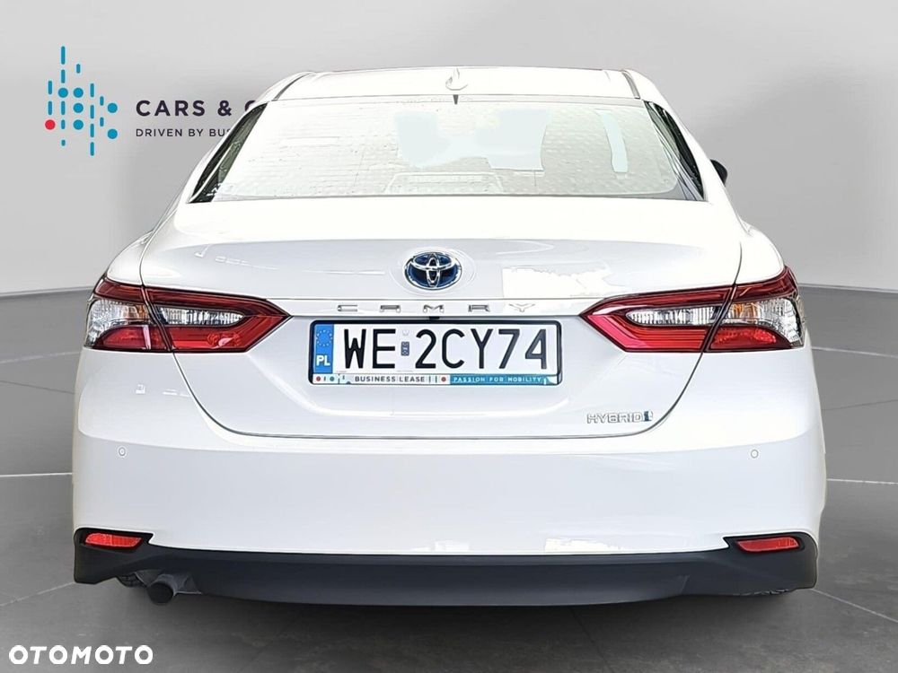 Toyota Camry 2.5 Hybrid Comfort CVT - 23