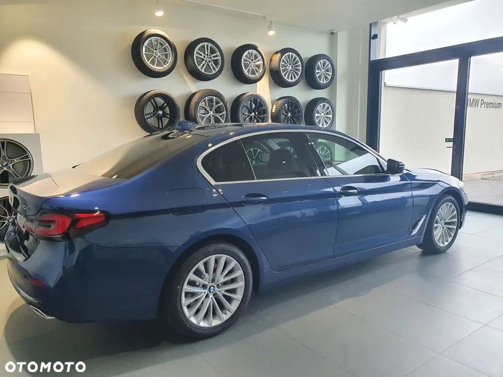 BMW Seria 5 520d xDrive Luxury Line - 17