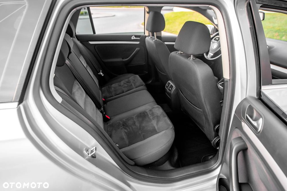 Volkswagen Golf 2.0 TDI DPF Highline - 21