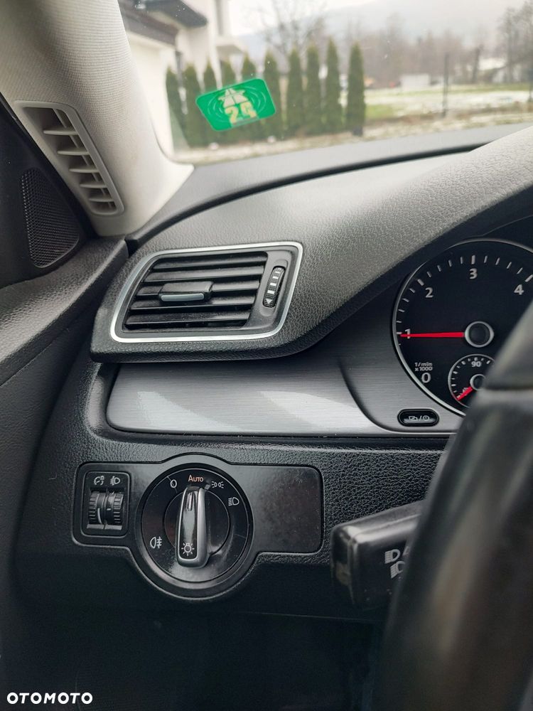 Volkswagen Passat - 10