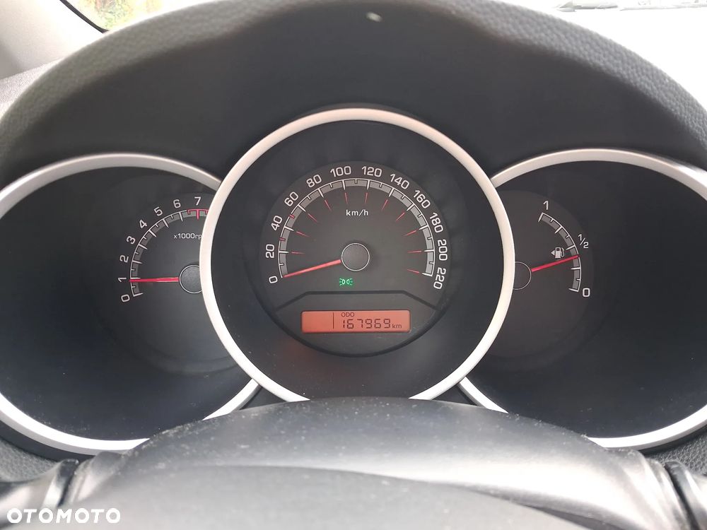Kia Venga - 13