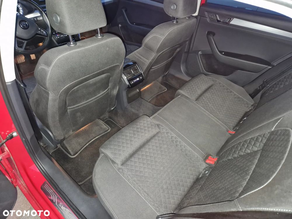 Skoda Superb 2.0 TDI 4x4 Style DSG - 9