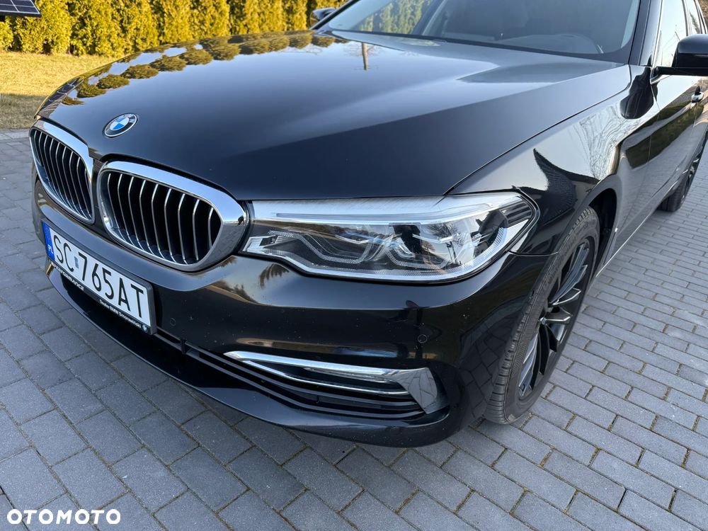 BMW Seria 5 530d xDrive Sport-Aut Luxury Line - 11