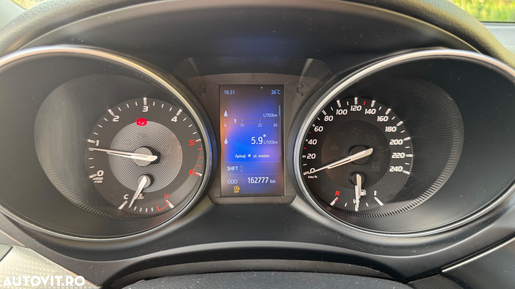 Toyota Avensis 2.0 D-4D Executive - 6