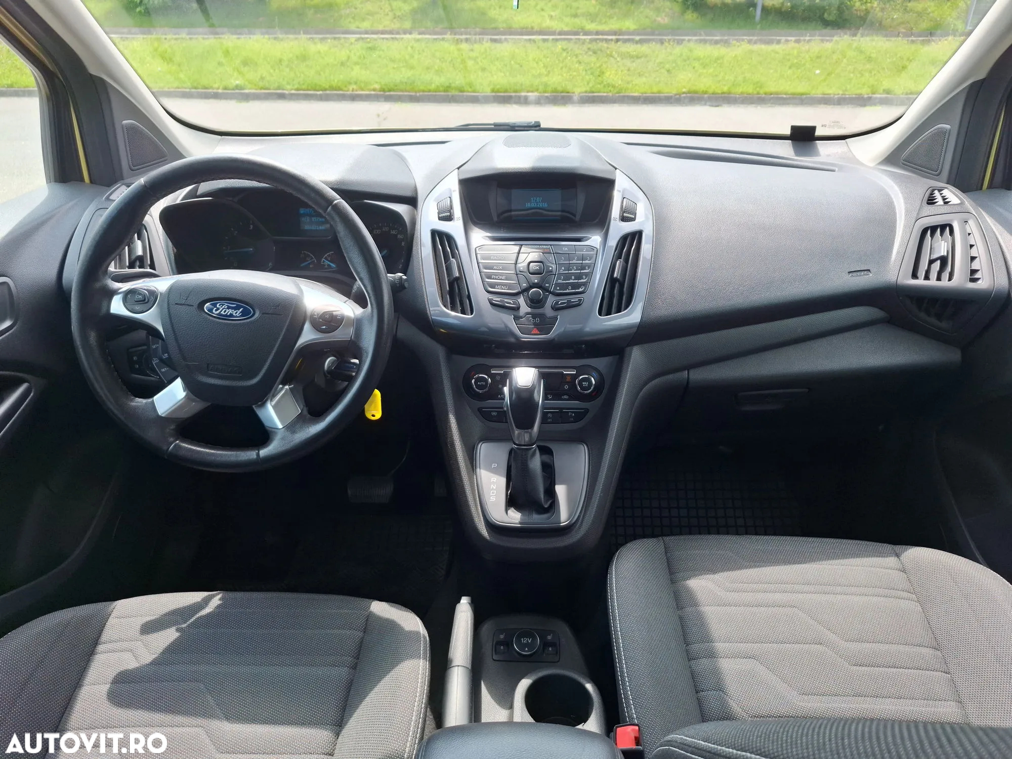 Ford Tourneo Connect - 12
