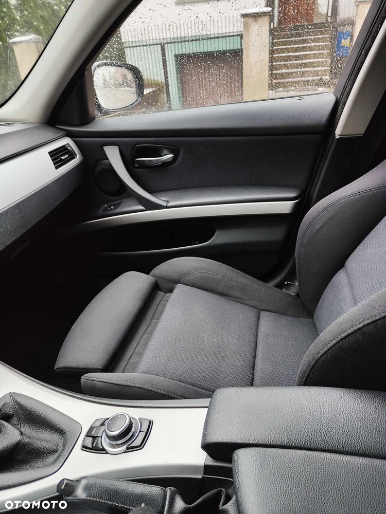 BMW Seria 3 320i - 15