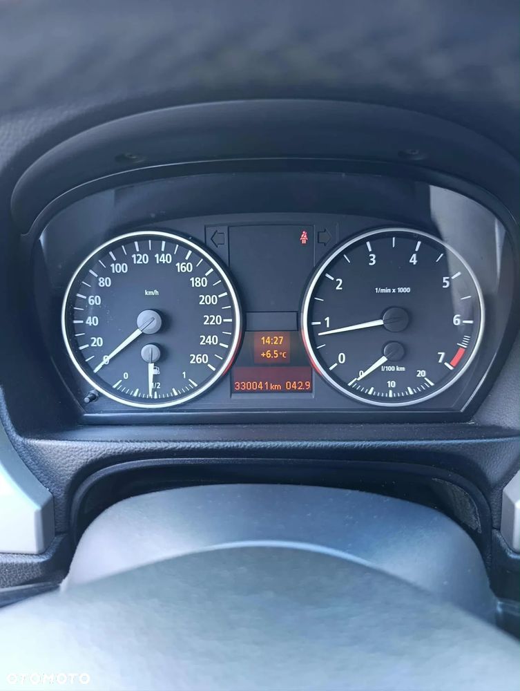 BMW Seria 3 318i - 7