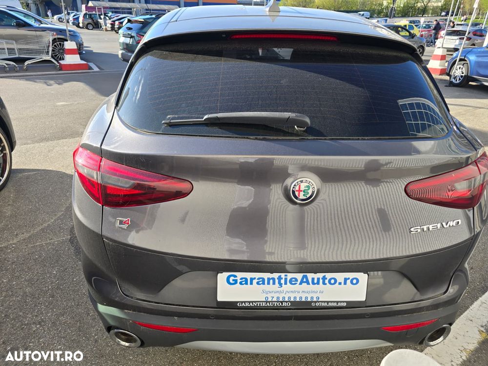 Alfa Romeo Stelvio - 10