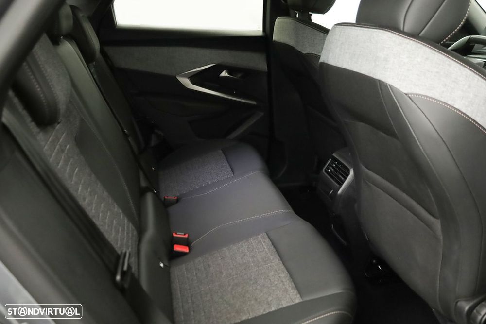 Peugeot 3008 1.2 Hybrid Allure e-DCS6 - 22
