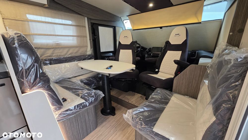 McLOUIS NEVIS 879 - INTEGRA - KAMPER - 9