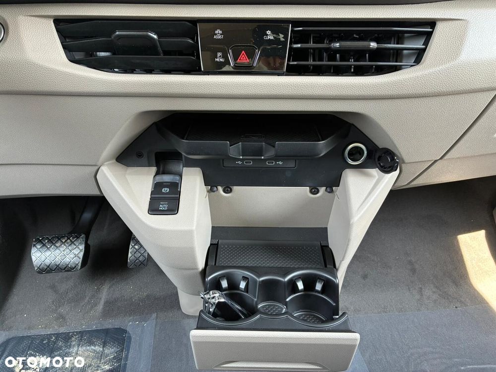 Volkswagen Multivan - 31