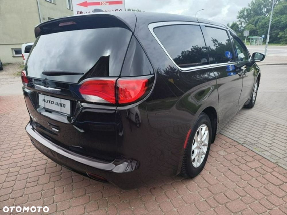 Chrysler Pacifica - 9