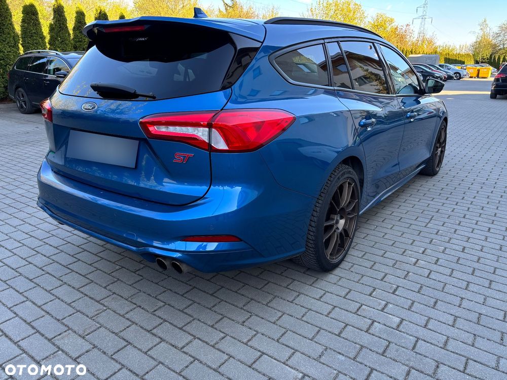 Ford Focus 2.0 EcoBlue ST - 11