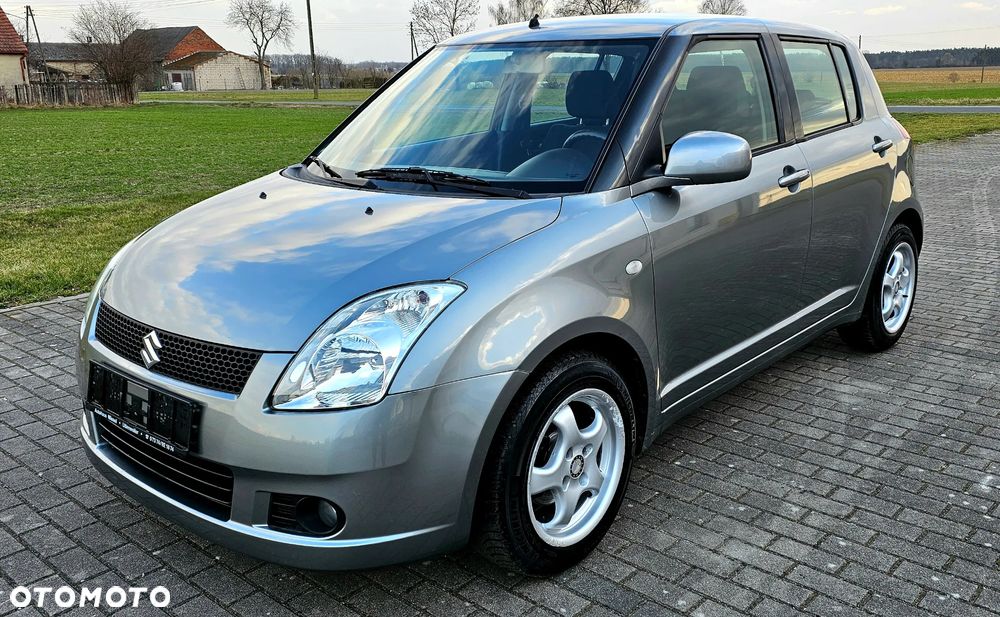 Suzuki Swift - 1
