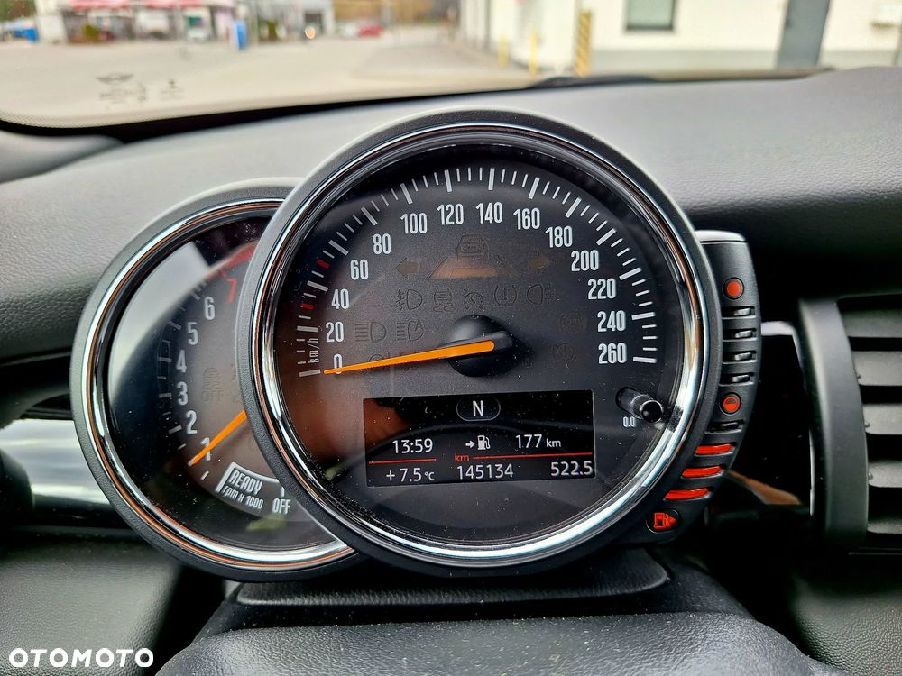 MINI Cooper 60 Years Chili - 35