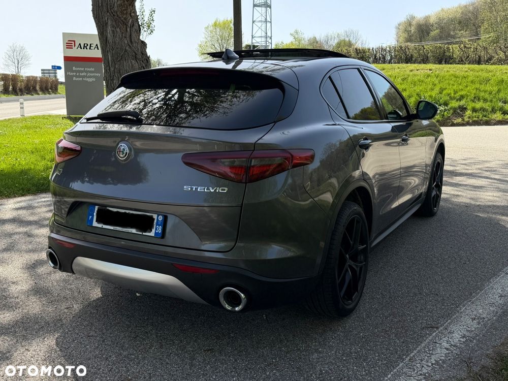 Alfa Romeo Stelvio 2.2 16V AT8 Q4 Ti - 6