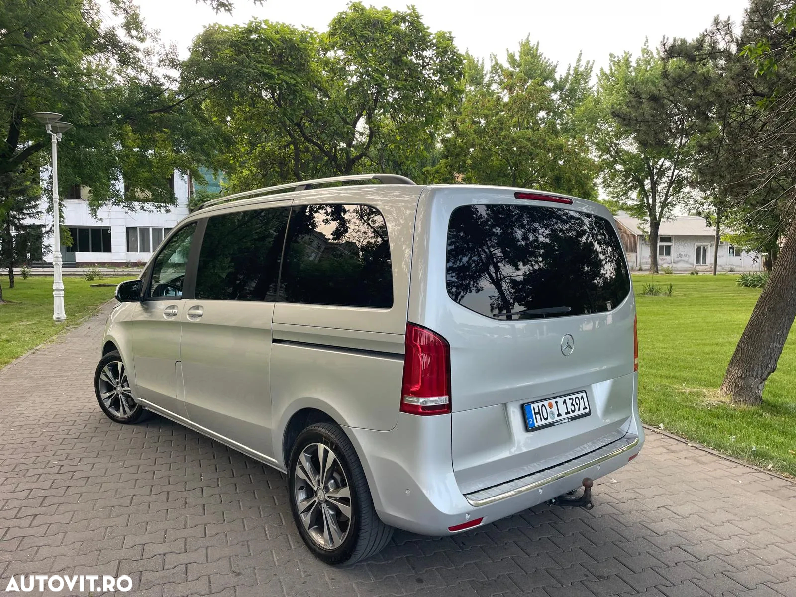 Mercedes-Benz V 250 (BlueTEC) d kompakt 4Matic 7G-TRONIC Edition - 4